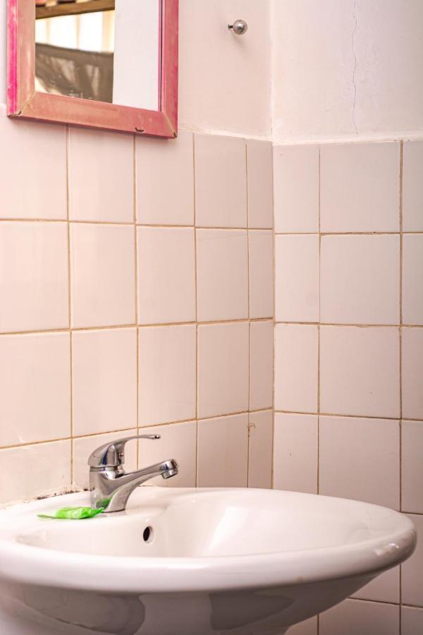 Hostel Madagascar Underground Antananarywa Zewnętrze zdjęcie